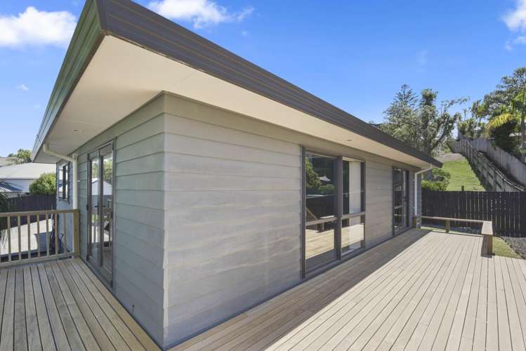 96 Brian Crescent Stanmore Bay_21