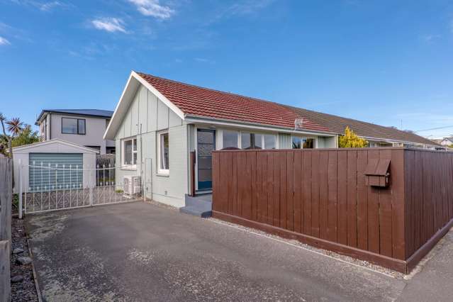 As is, where is - Tidy two-bedroom unit