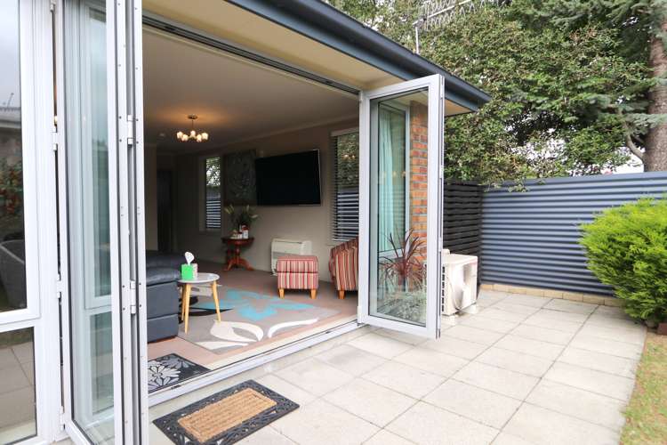 387 Herbert Street Windsor_21