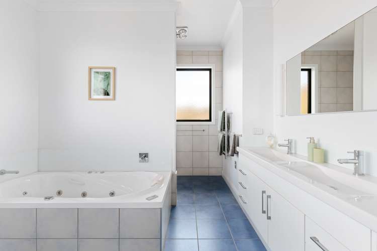 292 Beach Road Katikati_32