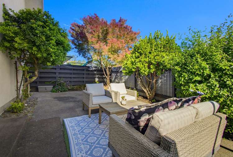 2/37 Middle Road Havelock North_15