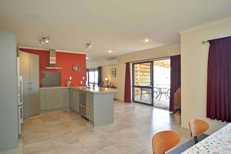 16 Charles Street Carterton_5