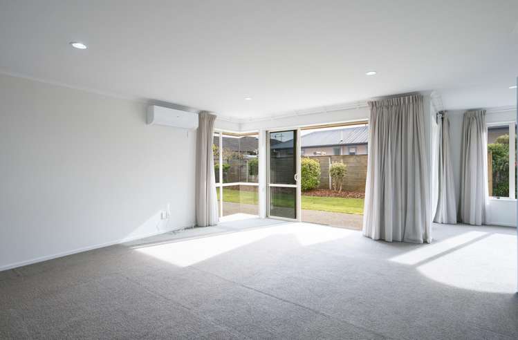 17 Covent Drive Stoke_8