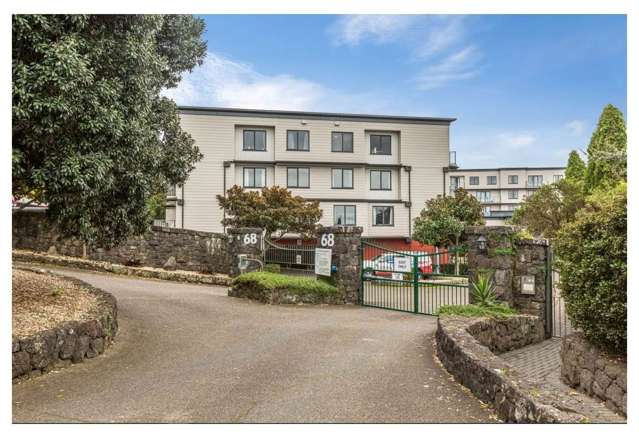 Modern One-Bedroom Apartment in Gated Complex