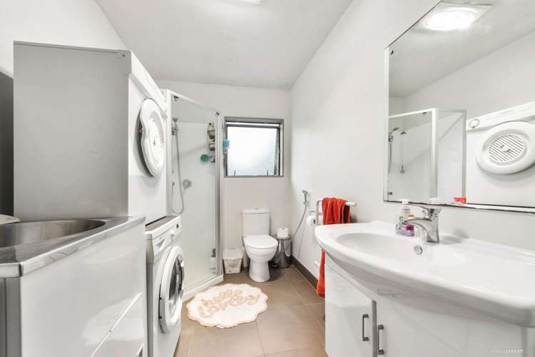 17b Scotstoun Place Glen Eden_15