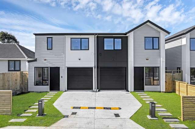 Road Frontage - Brand New Freehold Townhouse