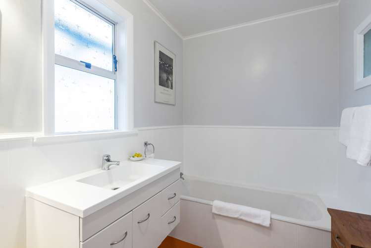 41 Margaret Road Raumati Beach_17