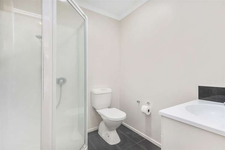 64 Farnborough Drive Grandview Heights_10