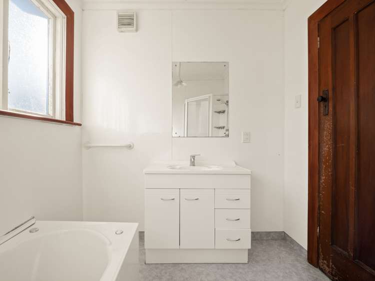 28 Duke Street North Dunedin_17