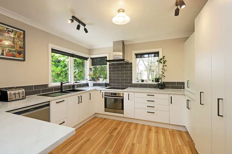 8 Neeve Place Taradale_5