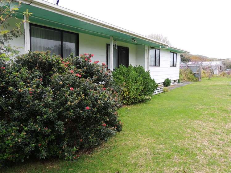 11 Ratau Street Mahia_8