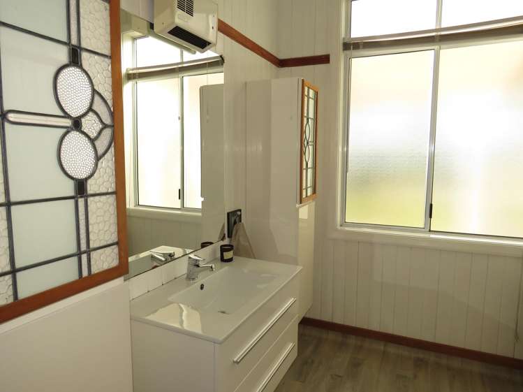 74 Church Street Reefton_11