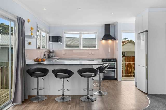 1/12 Riverpark Crescent Henderson_4