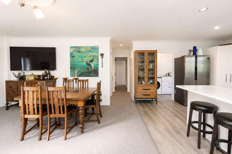 2 Fern Grove Taradale_9