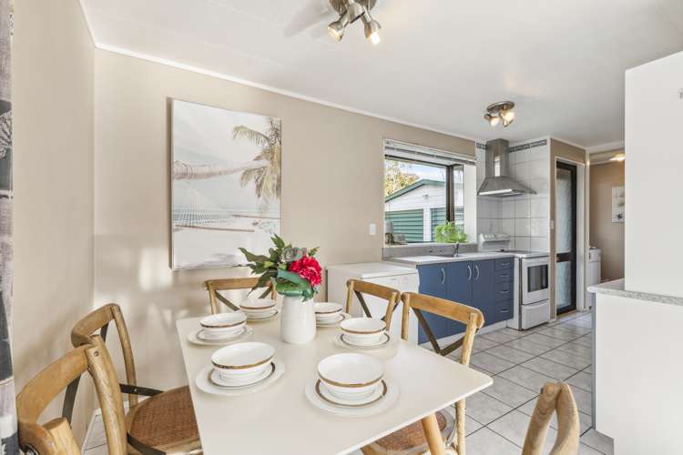 2/10 Argyle Avenue Pahurehure_7