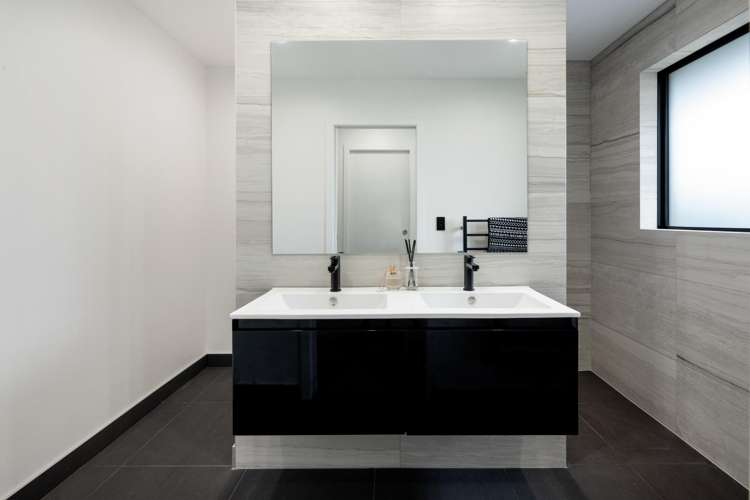 34 Mike Smith Drive Cambridge_25