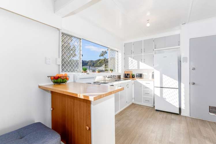 1/2 Matthews Road Wainuiomata_9