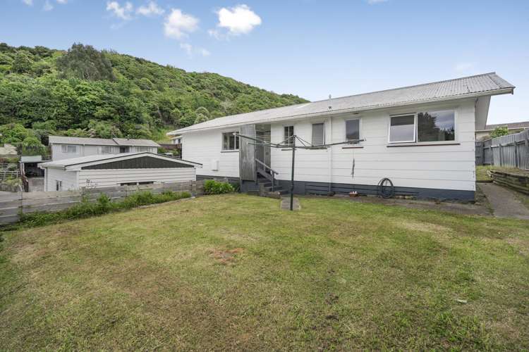 2 Ely Grove Wainuiomata_20