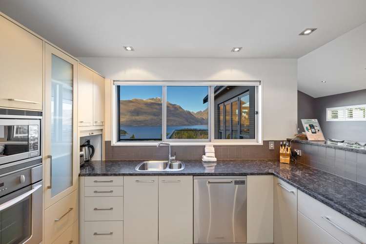 9 Galway Court Queenstown_8