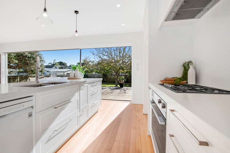 9 Laurence Street Manly_37