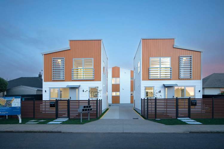 8/9 Coral Crescent Panmure_13