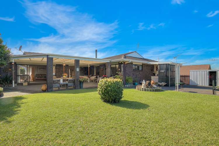 14 Saint Simon Place Botany Downs_19