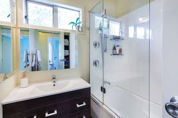 121 Captain Scott Road Glen Eden_15