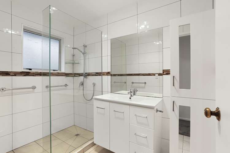 3/10 May Avenue Te Atatu South_10