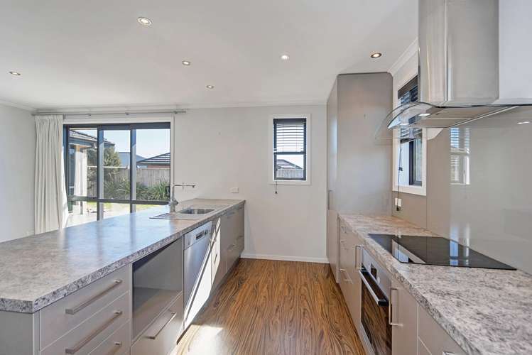 9 Fairose Drive Richmond_5