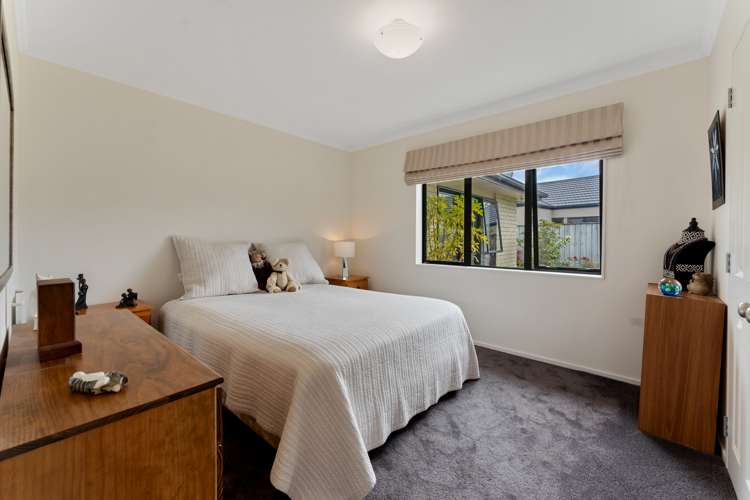 8 Brookside Close Highbury_16