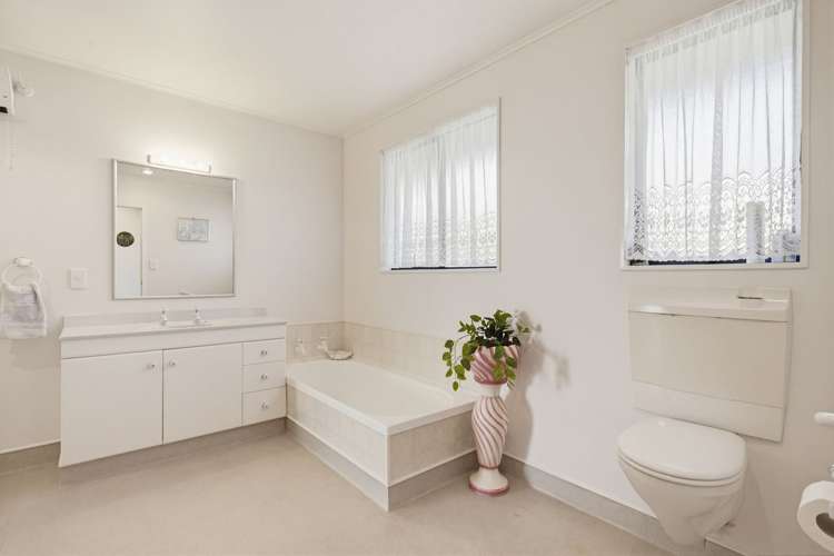 5A Douslin Place Witherlea_13