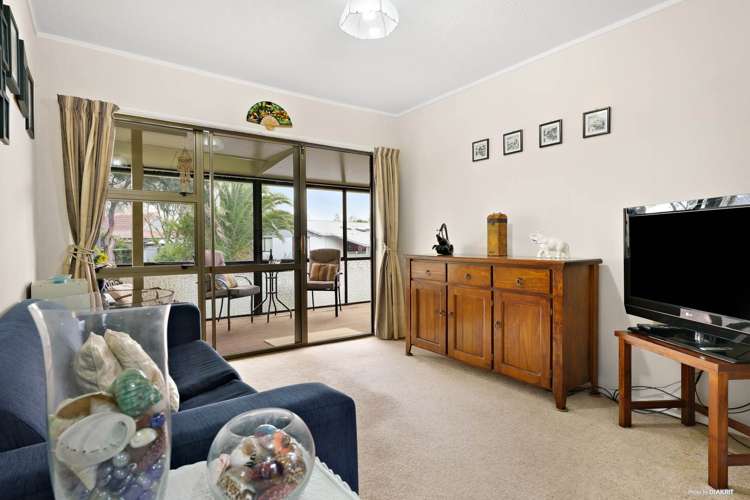 18 Muirfield Street Wattle Downs_2