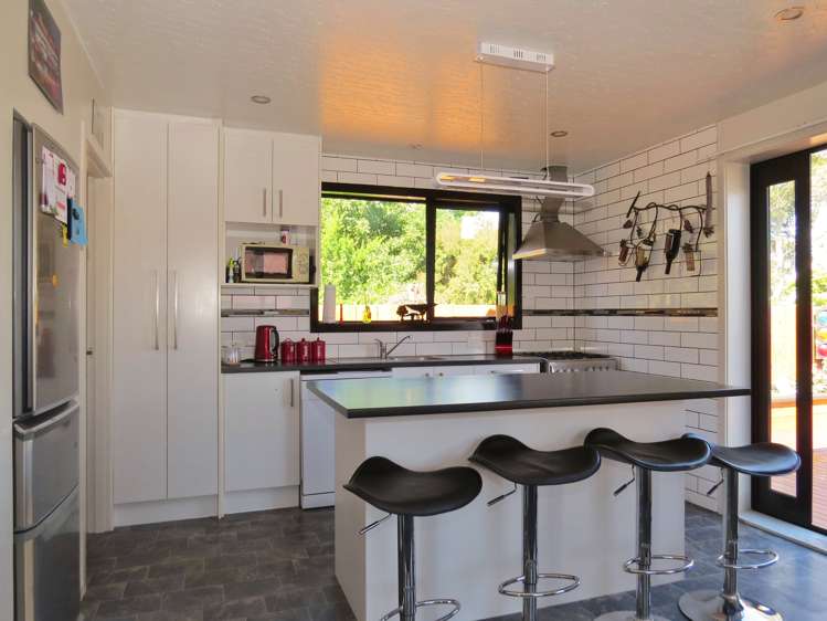 2/241 Waterloo Road Hornby_4