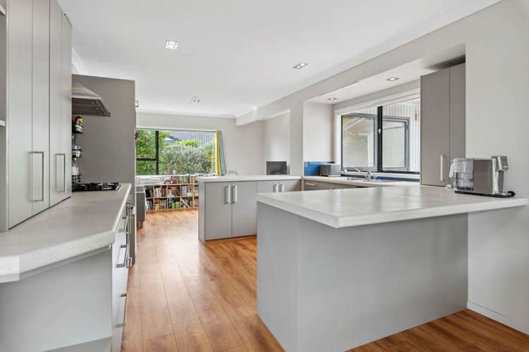 10 Photinia Place Botany Downs_7