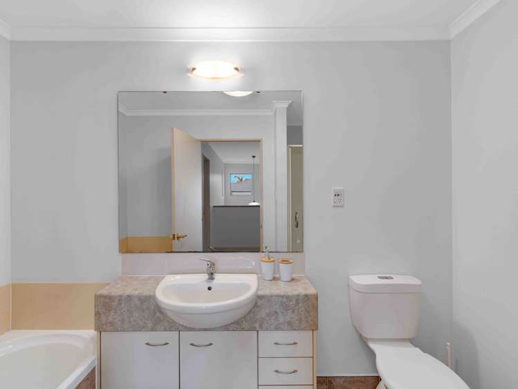 23 Terracotta Drive Blockhouse Bay_13