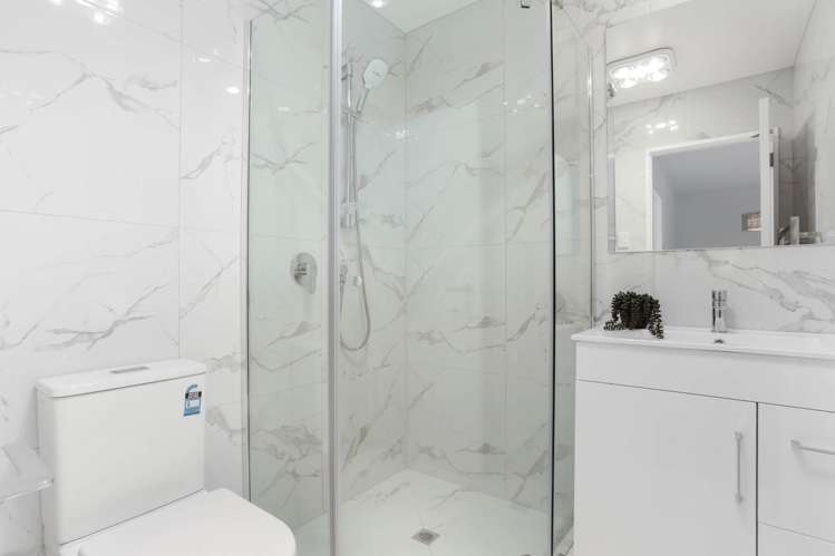 2/30 Ventura Street Mangere_3