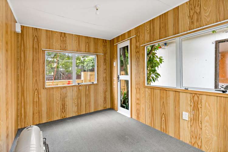 12 Lemnos Place Titirangi_17