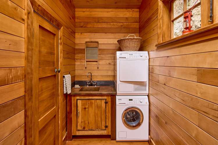 10 and 14 Fortification Road Karaka Bays_10