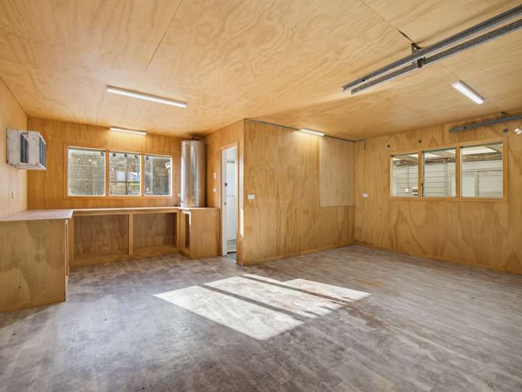 223 Parkhurst Road Parakai_31