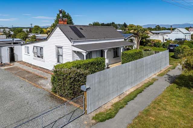 Three Bedrooms and Two Rumpus Rooms!