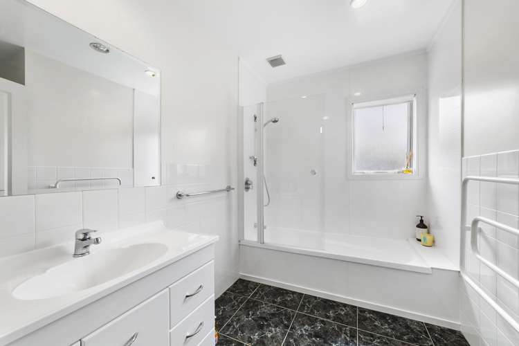 4 Black Pine Road Woodridge_8