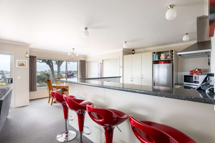 11f Lemont Place Westown_8