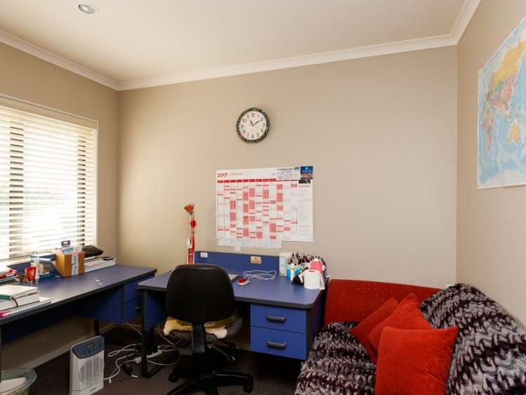 176 Pacific Drive Fitzherbert_15