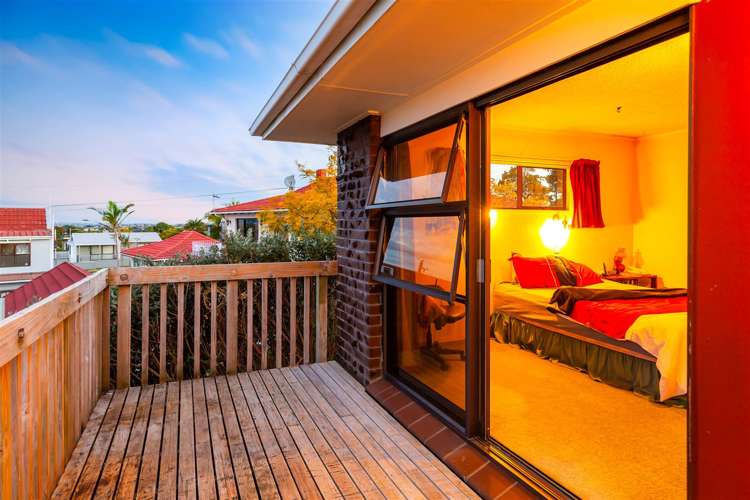 212 Royal Road Massey_32