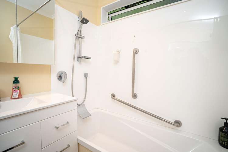 66 Verviers Street Karori_14