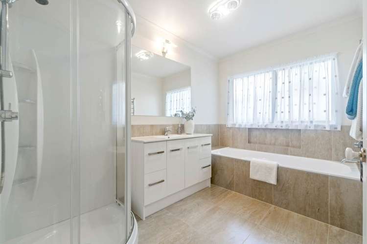 11 John Brooke Crescent East Tamaki Heights_15