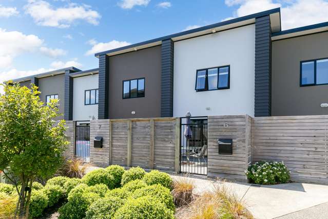 MODERN TAWA TOWNHOUSE