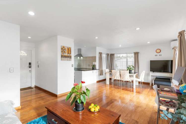 2/52 College Road Northcote_5