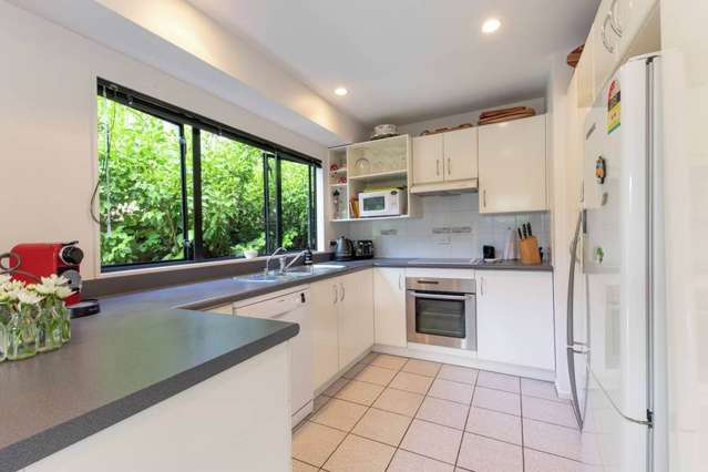 27 De Val Drive Titirangi_3