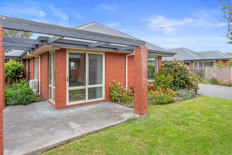 2d Hilton Drive Amberley_1